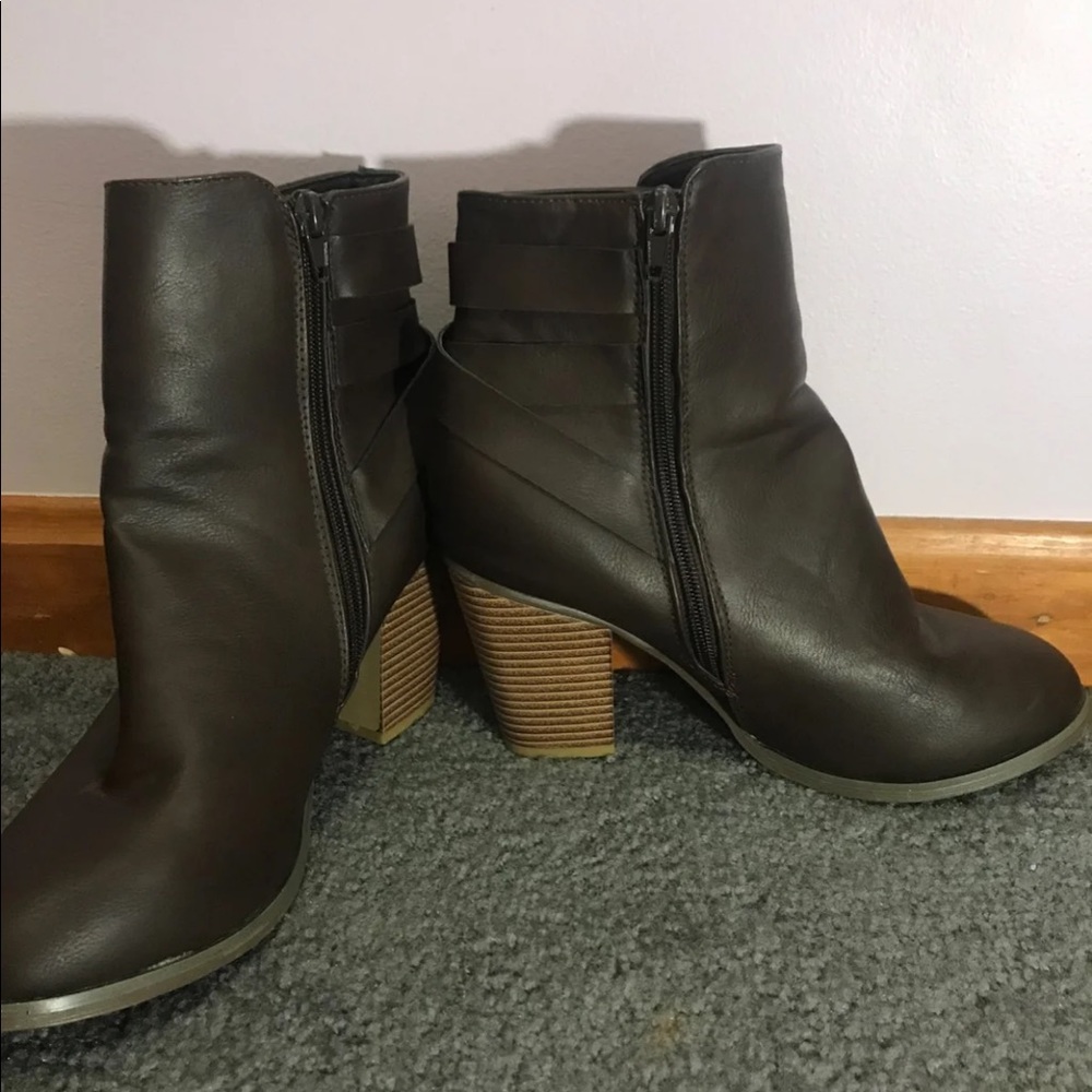 Booties - Picture 4 of 5